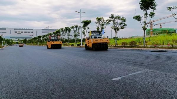 長沙太空金路橋材料有限公司,雙鋼輪壓路機,福格勒瀝青攤鋪機,AC系列,AF系列,SBS系列